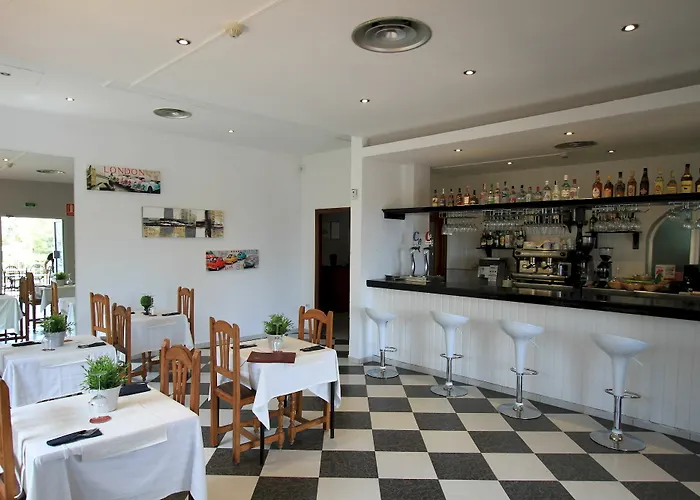 La Torre Гостевой дом Альмуньекар